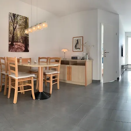 Moderne Ferienwohnung An Der Jasmund-therme Lägenhet Neddesitz