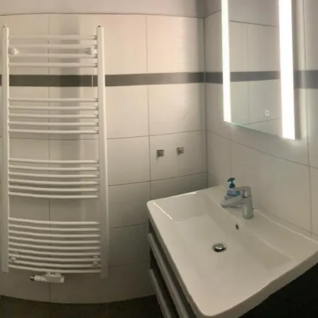 Moderne Ferienwohnung An Der Jasmund-therme *